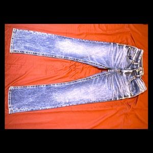 Sold ** BKE men’s 30x32 distressed Jake Straight